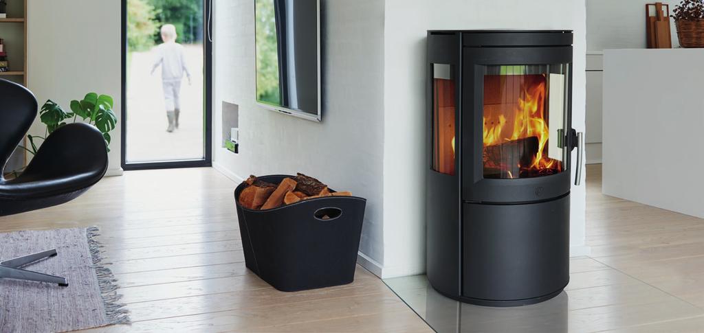 BOLTON 100767 100 cm 51 cm 45 cm Heat output: 7 kw VARDE CARDIFF The stove is designed with an emphasis on experiencing the fire, which can be seen from three sides and brings light and heat into