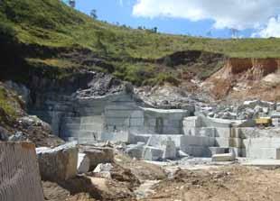 This means the heat from the From subsurface to cladding The soapstone is quarried in Rio das Velhas in Brazil, where the stone is cut out in large blocks and brought up from the subsurface.