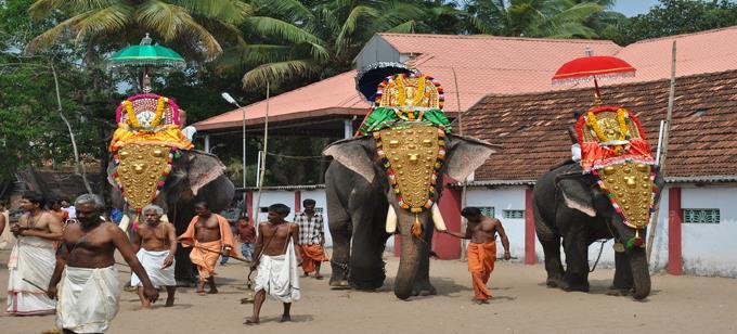 THE BEST OF KERALA A 14 NIGHT HOLIDAY ITINERARY IN GOD S OWN COUNTRY VISITING COCHIN, MUNNAR, PERIYAR, KUMARKOM, THE BACKWATERS AND MARARI BEACH From 3,250 per person including return flights from a