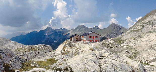 20 CIPRA INFO 83/2007 PRIMER ZA BELO KNJIGO Primer za belo knjigo Ustvarjanje dodane vrednosti v alpskem visokogorju Koče alpskih planinskih zvez nudijo dokajšnje možnosti za ustvarjanje dodane