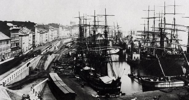 Giai đoạn từ năm 1800-1850. Sự phát triển của cảng biển khiến cho số lượng doanh nghiệp tham gia vào ngành và xây dựng cơ sở hoạt động gần khu vực cảng ngày càng tăng.