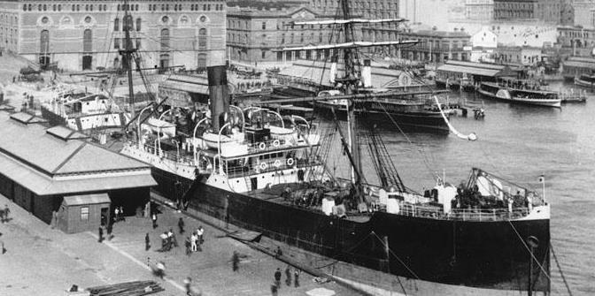 Giai đoạn từ năm 1850-1900. Giai đoạn bắt đầu cơ giới hóa các hoạt động trong ngành cảng biển.