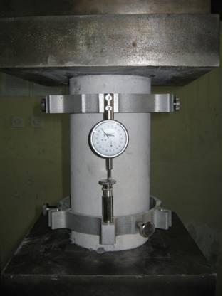 4. Svojstva SCC u očvrslom stanju [17], pomoću aparature proizvođača "CONTROLS" sa ugibomerom podatka 0.001 mm.