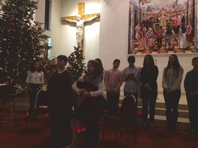 Ove godine Božićni program imala su djeca Dječjeg zbora i ministrani.