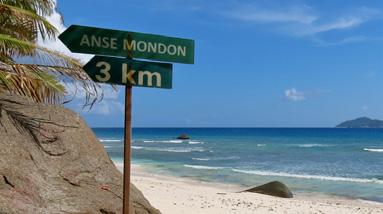 ACTIVITIES ACTIVITIES HIKE TO ANSE MONDON HIKE TO JARDIN MARRON HIKE TO GRAND BARBE PICNIC AT ANSE MONDON This beautiful hike through the National Park will take you around Silhouette s north western