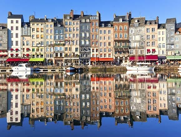 com Tuesday 5 th or Wednesday 6 th June The town HONFLEUR, cradle of impressionism Located at the Seine's estuary that is spanned by the majestic Normandy bridge 'Pont de Normandie', HONFLEUR