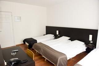 Hotel Du Parc - Single room 65,00 6 single rooms Hotel Du Parc -