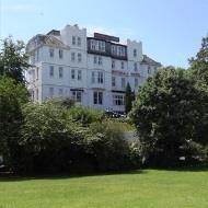 Overcliff Drive, Bournemouth, BH1 3AN 0330 028 3412