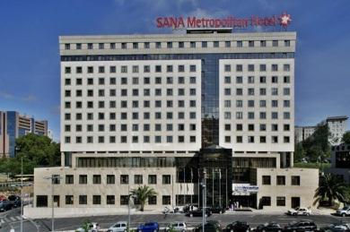 A few minutes walk from Praça de Espanha and El Corte Inglés, near various access routes and public transport connections, SANA Malhoa Hotel also offers added facilities for trips to business or
