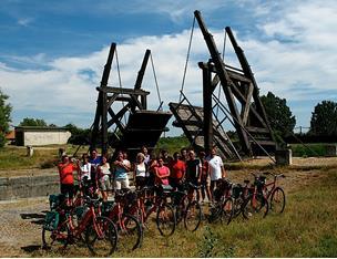Day 2 (Sun) Avignon round tour You will cross the Rhone River via the island Ile de la Barthelasse and cycle in typical garrigue (scrubland) landscape between vineyards and orchards.