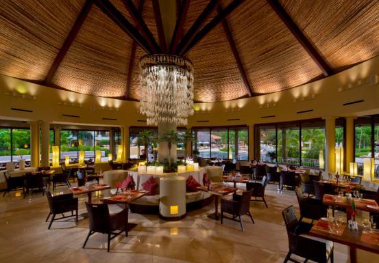 RESTAURANTS AND BARS Contemporary world cuisine is served in various venues located throughout the resort so that you can try something different every day.