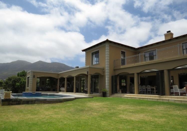 Tuscan Villa Noordhoek, Cape Town Sleeps 8-10 Pool