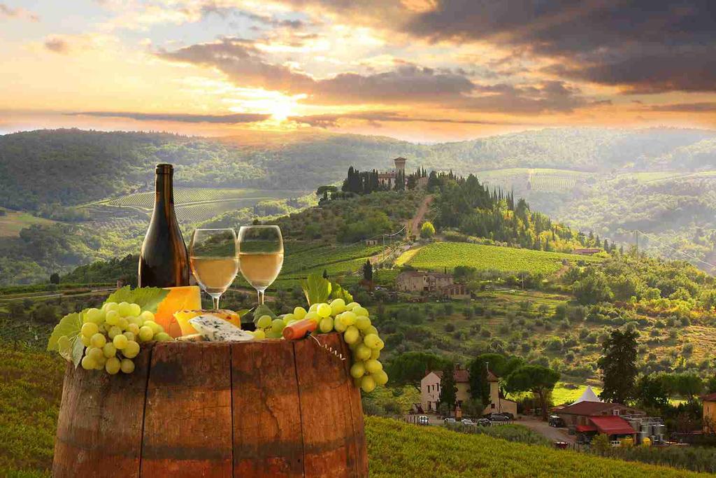 Relax with a 3-night stay in a Tuscan estate and savour the sprawling vineyards and charming medieval hill towns of the region.
