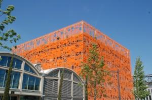 photo: ptk photo: ptk Le Cube Orange Quai Rambaud 42 69002 Lyon This office building and designer showroom is situated at the old Industrial 'Port Rambaud' harbour, next to the new 'Confluences'