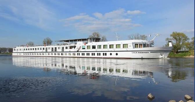 Last refurbished in 2017, the spacious river barge MS LALE ANDERSEN promises a