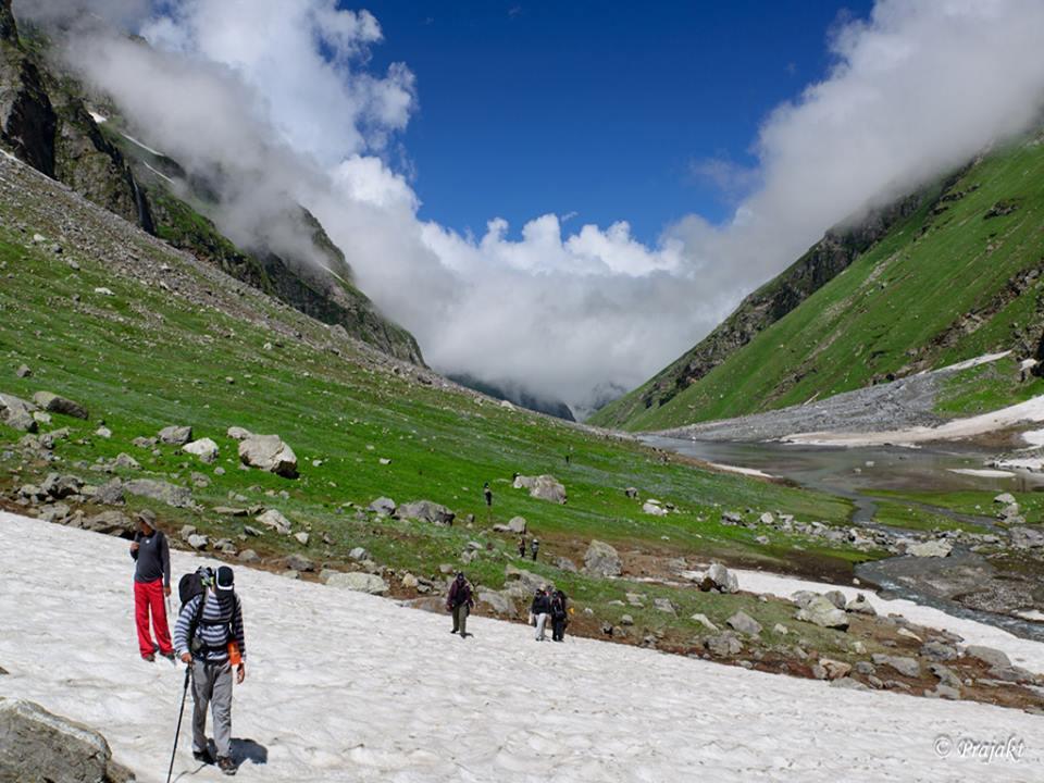#16 Rupin Pass Trek Region: Himachal Pradesh and Uttarakhand Duration: 05-08 days Grade: Easy to Moderate Max Altitude: 15,250 Ft.