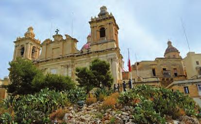 walk 2 THE FREEDOM MONUMENT to your left, take the short detour uphill to come to the first of Birgu s gates.
