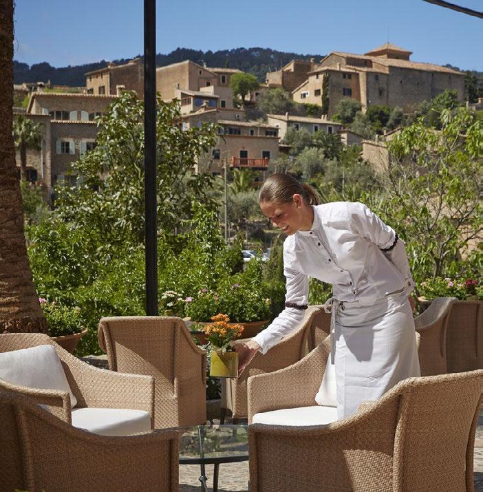 Start the day with a memorable breakfast on the picturesque