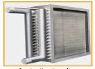 Izmjenjivač toplote Standardna izvedba vodenog grijača, vodenog hladnjaka, direktnog isparivača i kondenzatora: bakrene cijevi i aluminijske lamele.