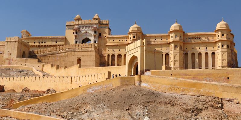 Also known as the The city of victory, Jaipur presides over the fascinating desert state and its people: surrounded by rugged hills, each crowned by a formidable fort; and beautiful palaces, mansions