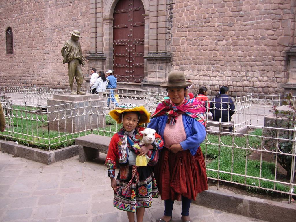 Quechua fact sheet: 1. 2. 3. 4. 5. Runasimi is the indigenous word for the language (or rather family of languages) that is commonly known as Quechua: runa = people, simi = mouth.