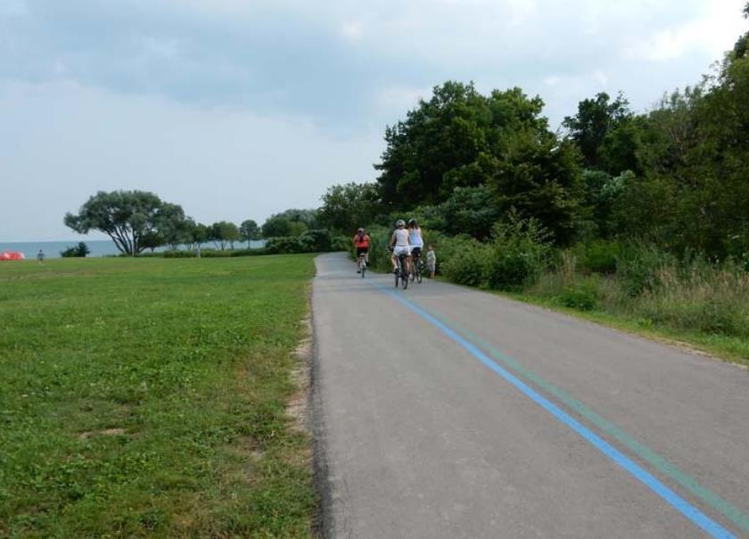 Multi-Use Trails The City of Toronto has over 300 km of major multiuse trails Together with the city s parks and open spaces, sidewalks and on-street bicycle facilities,