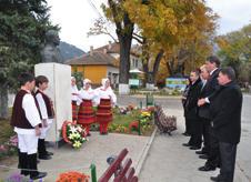 On this occasion every year a ceremony is organized by the Municipal Council and in honor of fallen soldiers fresh flowers are laid at the memorial in the