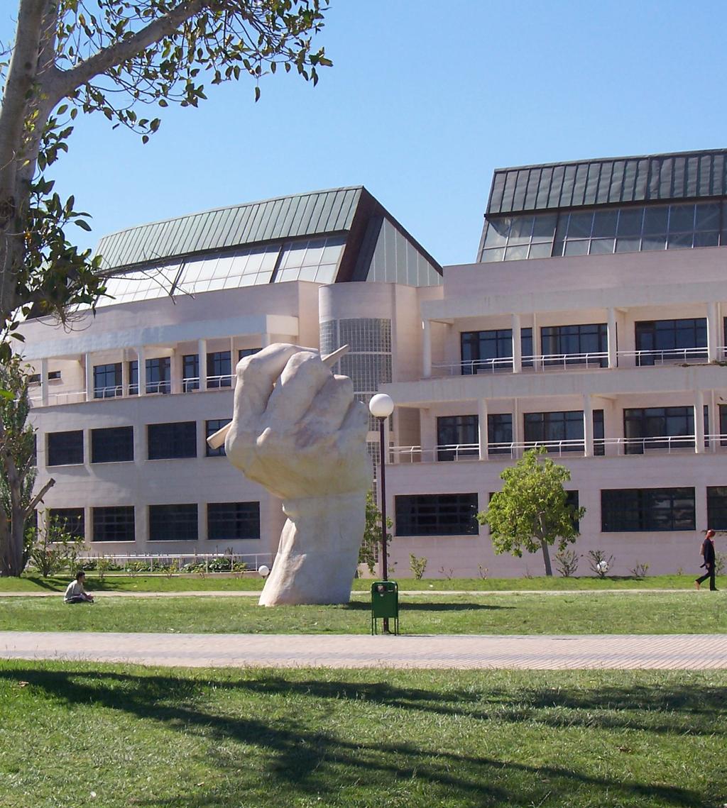 THE UNIVERSITY OF ALICANTE (UA) La Universidad de Alicante The University of Alicante (UA), located in San Vicente del Raspeig, has more than 33,000 students and it is a very popular destination for