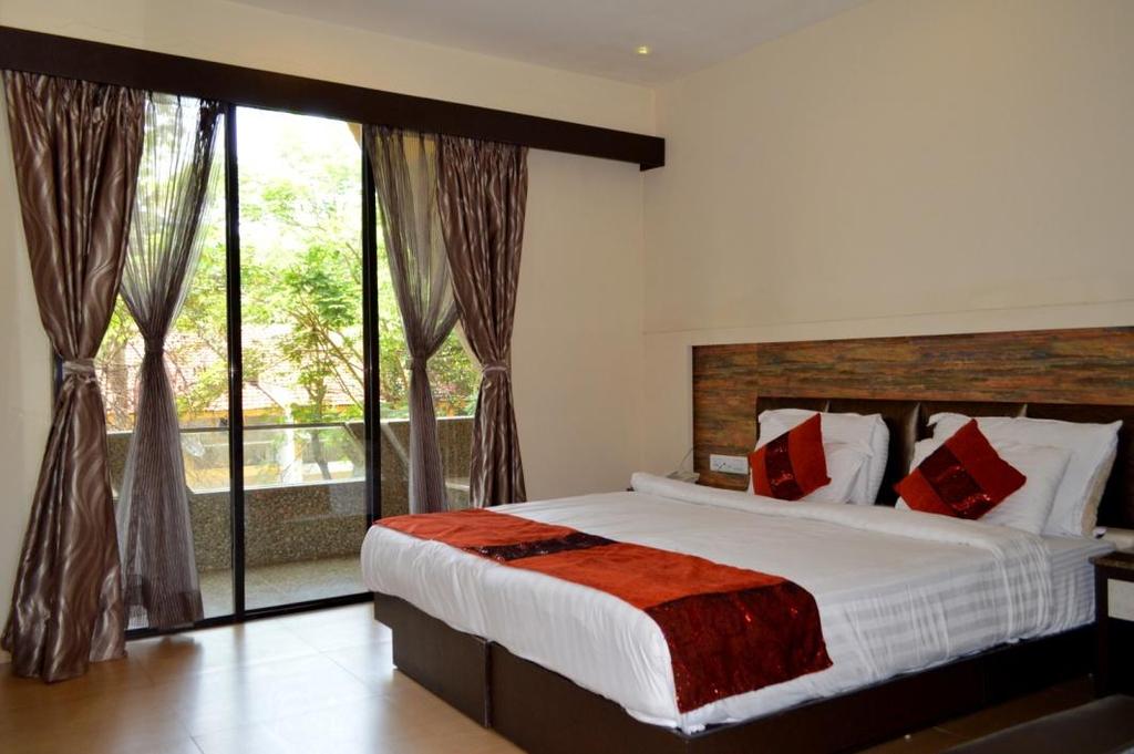 Grande Premier Room (Total 21 rooms) MAX GUESTS: 2 BED SIZE(S): 1 Double bed(s) ROOM SIZE: 23.