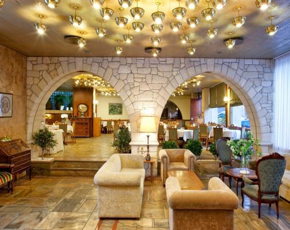 00 Buffet breakfast DESCRIPTION: Conveniently located only 500 metres from the centre of the Old Town of Chania, close to Nea Chora Beach, Akali offers rooms with free Wi-Fi and balcony.