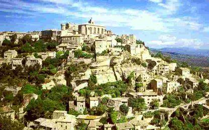 Luberon Gordes Due to its privileged position, its exceptional charm and its typical architecture, Gordes has been listed as one