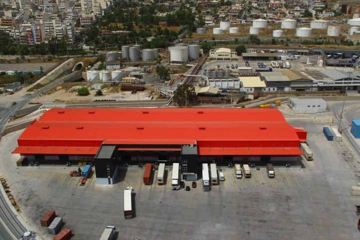 01 Piraeus port modern storage conditions COSCO owns a 7500 square meter bonded warehouse and LCL