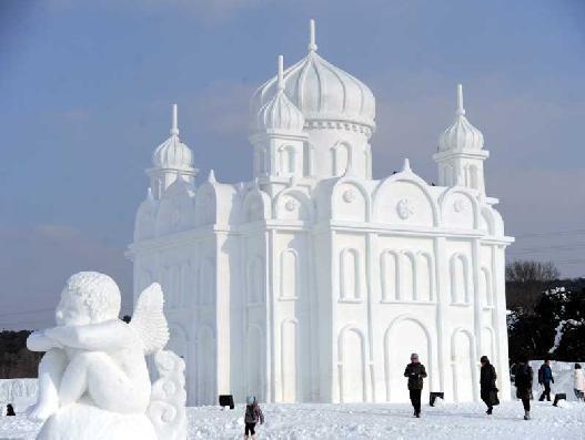 11 days in China during winter, mainly visiting the north east of the country, including Dalian, Shenyang, Changchun and a three night stay in Harbin, visiting the spectacular Ice Festival.