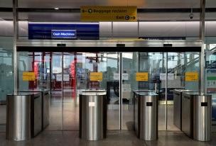 5. Arrivals journey UK Flights, Terminal 5 Step-by-step journey planner 1 2 3 4 Terminal 5 A Gates Automatic Doors Baggage reclaim Exit to arrivals When the aircraft door opens there will either be a