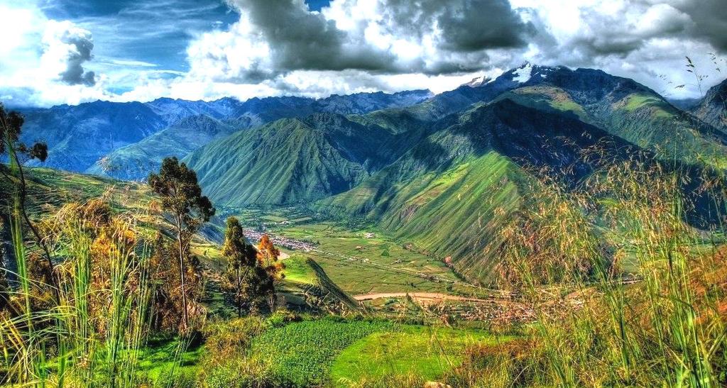 The Sacred Valley is known for its lush scenery, picturesque colonial towns and a magnificent Inca fortress.