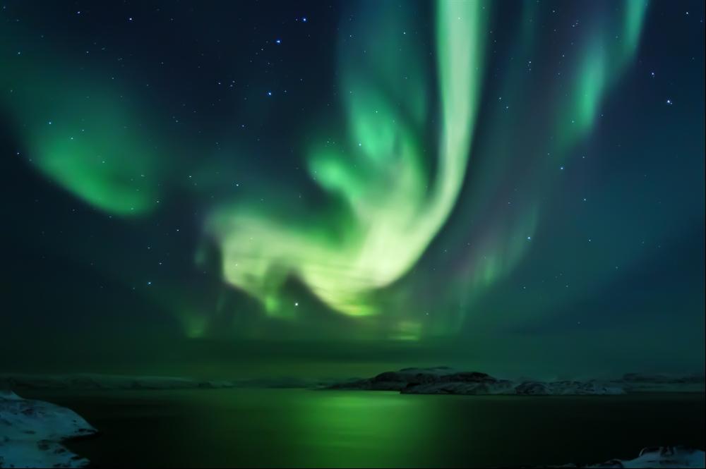 This 2-3 hour Northern Lights cruise includes warm overalls to wear, heated seating areas inside, expert guide on board to explain the Northern Lights.
