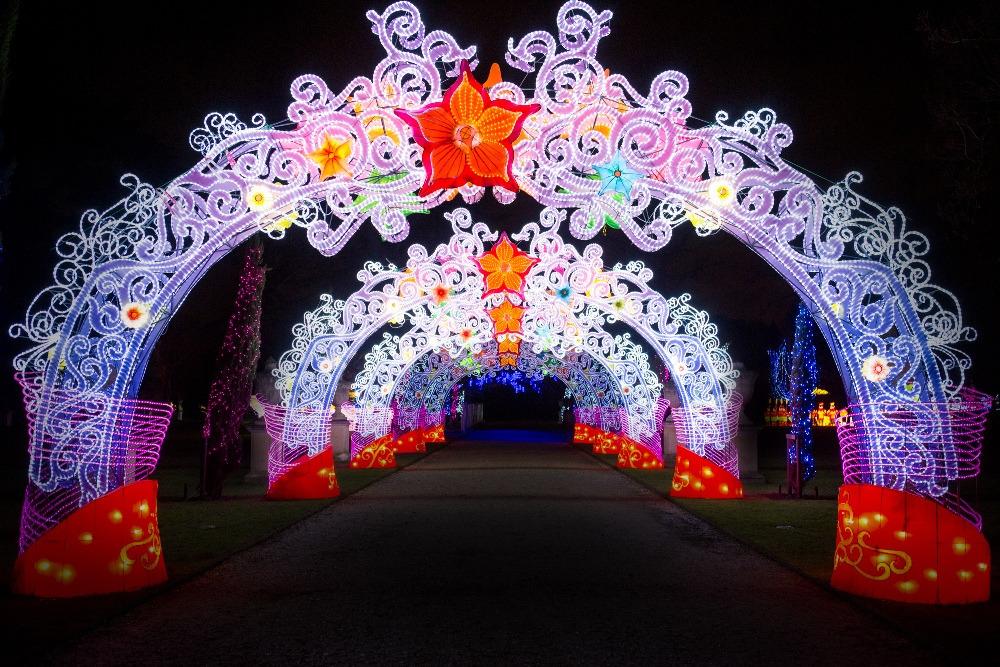 MAGICAL LANTERN FESTIVAL B - 2015 The Magical Lantern Festival: Roundhay Park Hosted in the landscaped grounds of