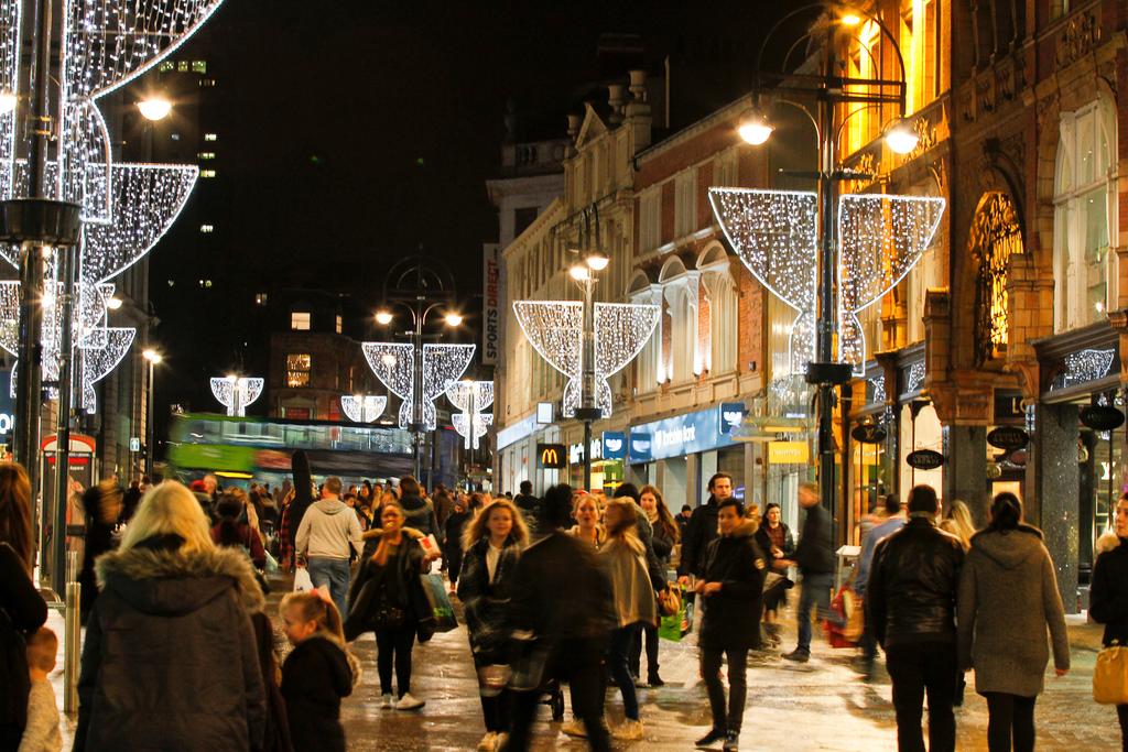 THE MAGICAL CHRISTMAS GUIDE TO LEEDS PRESENTS.