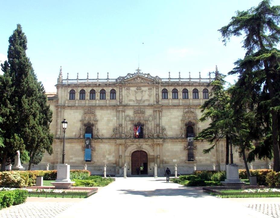 Especially to see the lavishly decorated buildings of its historic university, the Colegio Mayor of San Ildefonso which has a wonderful picturesque façade.