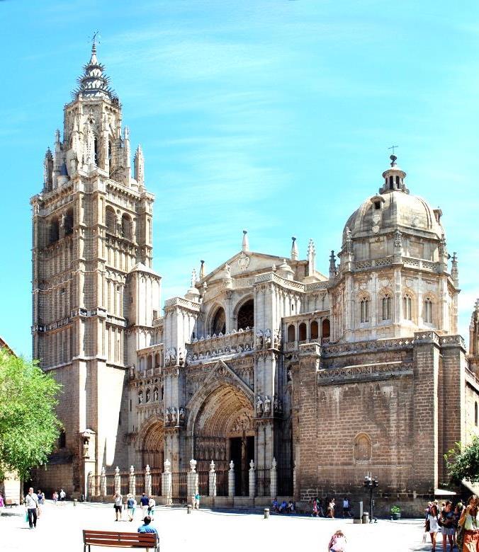 You can visit several collections of art in the Sacristy, the Chapter House, the Choir and the Main Chapel, featuring major artists such as Goya, Tizian, Zurbaran, Rubens and Rafael; The tour