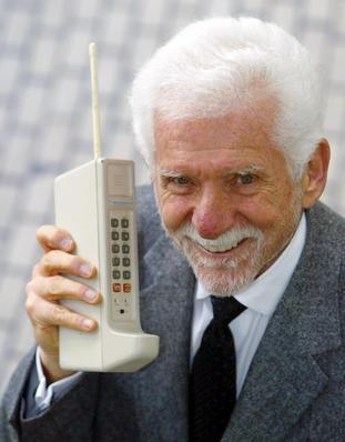 prvi mobilni telefon 3 prvi osebni računalnik 8 sporočila prenašajo sli 4 prvi telefon 9 prva fax naprava 5 začetek interneta 10 prvi