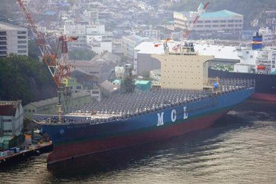 the European trade will be later replaced by a series of 9,000 TEU vessels recently ordered from Hyundai Heavy in Ulsan. These ship will be delivered in 2010, three years from now.