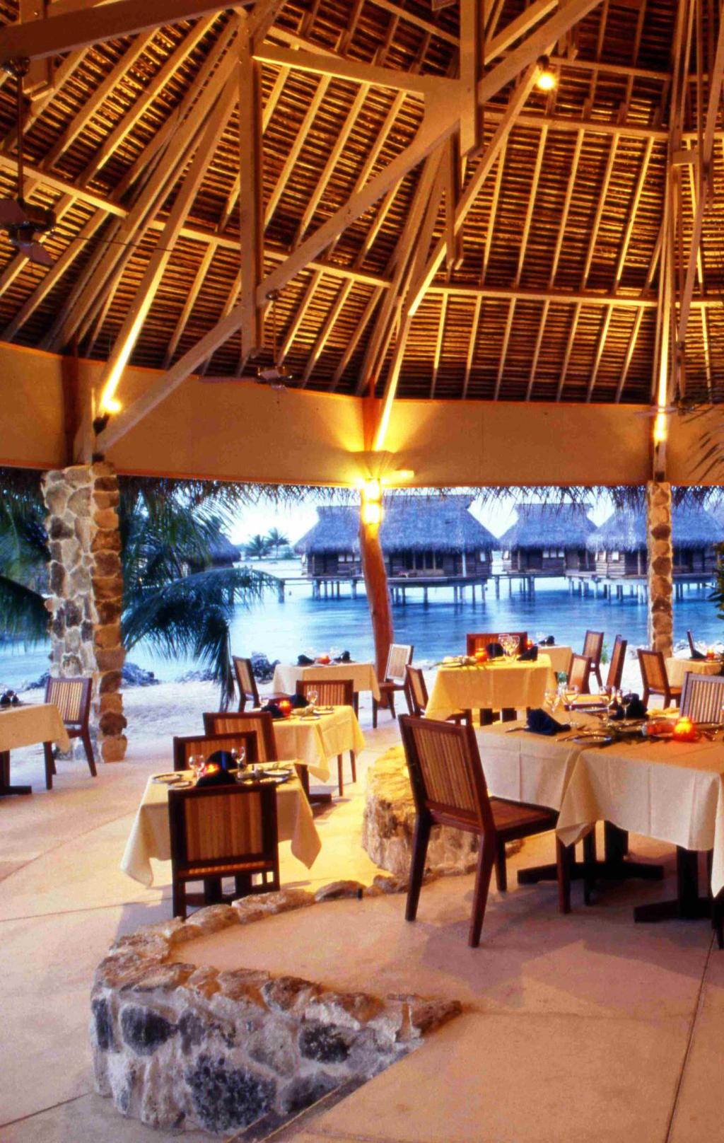 DINING The intimate resort offers one restaurant and bar for guests to enjoy. Cuisine is prepared using the freshest local ingredients. Private dining experiences can also be arranged upon request.