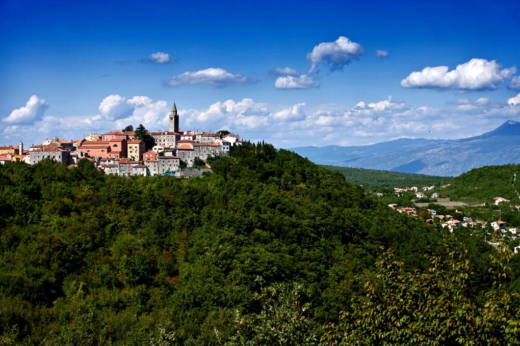 Tour of small and colorful town of Labin, located on a hill overlooking Istria inland. Guided visit of the National Museum in Labin, with coal-mine replica.