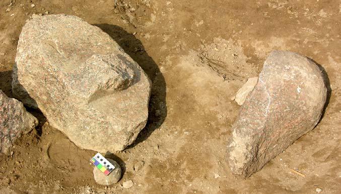 April 2005. More fragments of colossal statues were revealed in square I20 and K20.