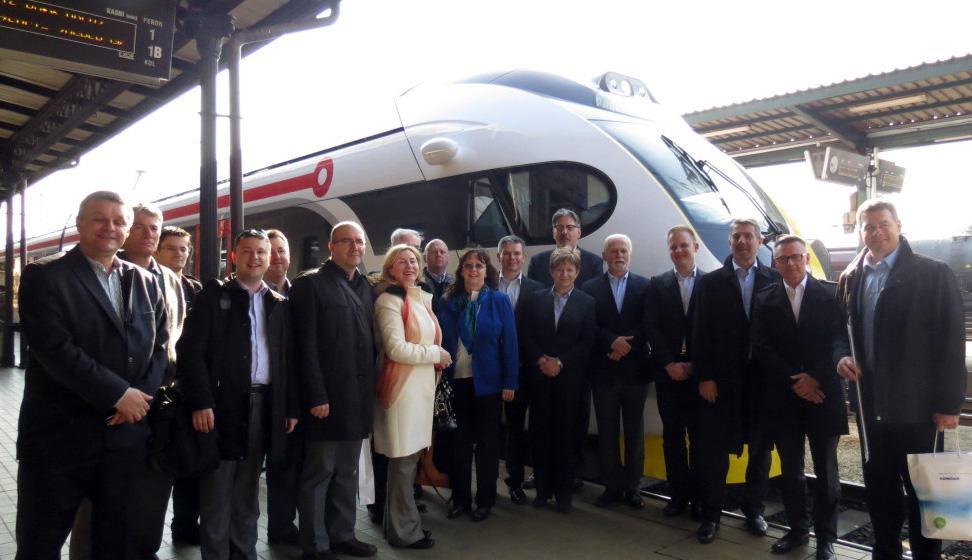Prvi elektromotorni vlak koristit će se u regionalnom prometu i prevoziti putnike na relaciji Zagreb GK Koprivnica i Zagreb GK Sisak Sunja, a tijekom 2015.