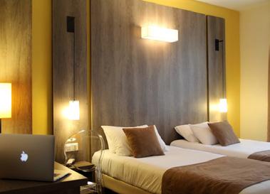 LE SEIZE NICE * * * 16 rue Chauvain NICE > T. +33(0)4 93 80 76 11 contact@hotelseize.