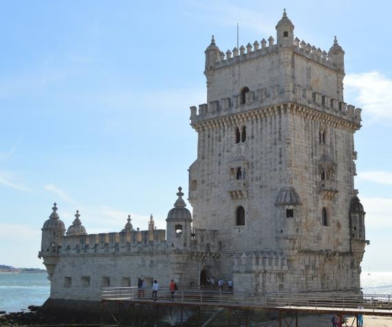 Lisbon - 1 day Visit to Lisbon s main attractions such as the Cathedral and Castelo de São Jorge (St.