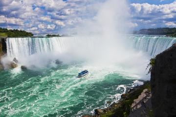 NIAGARA PACKAGE (2 NIGHTS/3 DAYS) Day 1- Arrive at Niagara (Buffalo Airport) Welcome to the BUF Airport and take our private ride to the hotel. Check into the hotel after 3PM.
