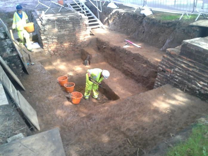 Scheme Challenges Archaeology Facts: Trinity Burial Ground 19,000 bodies need to be exhumed and relocated Working